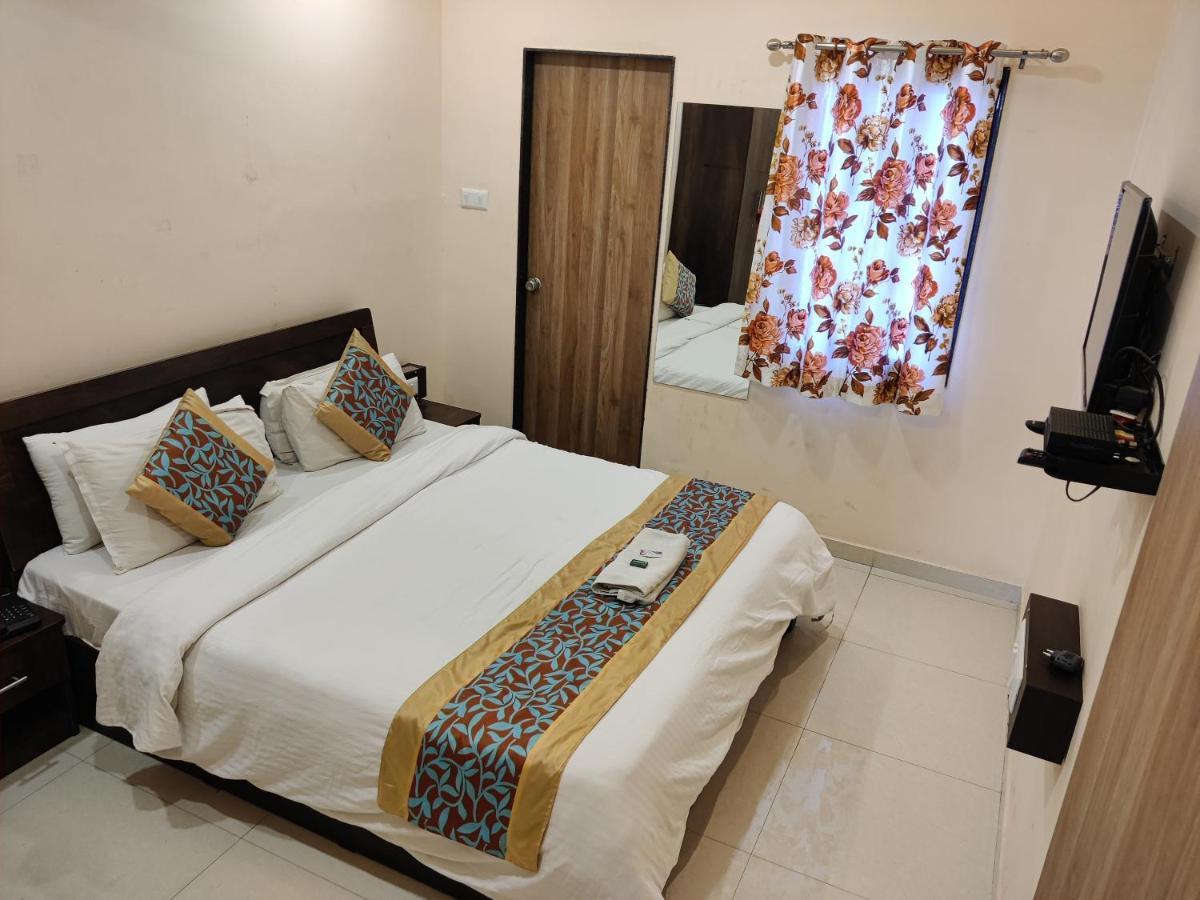 Hotel Blue Leaf Райкот Екстериор снимка