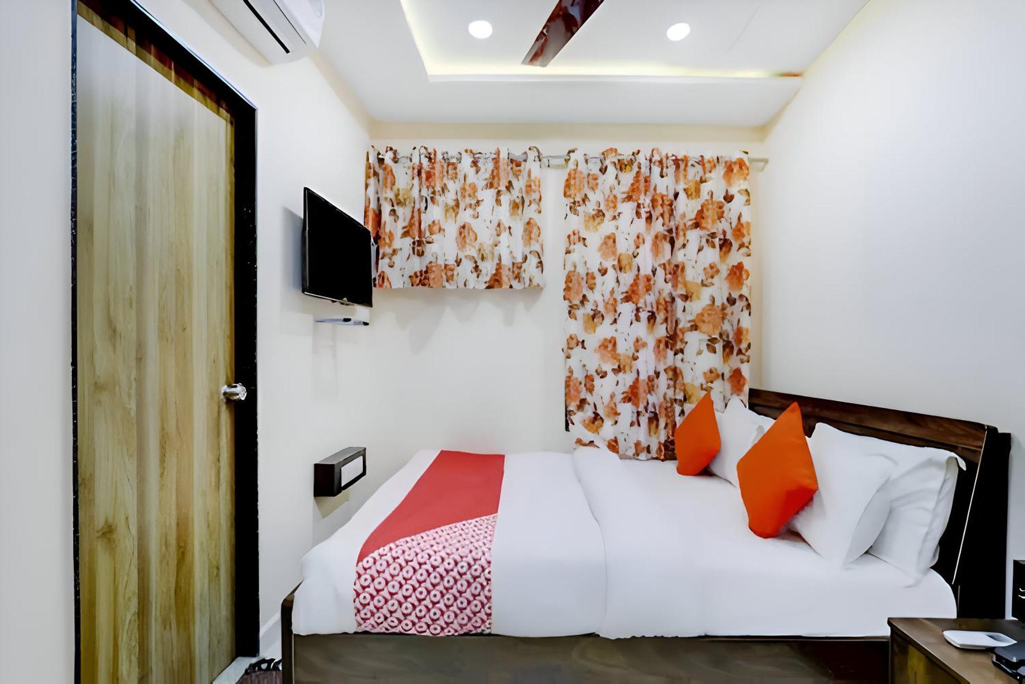 Hotel Blue Leaf Райкот Екстериор снимка