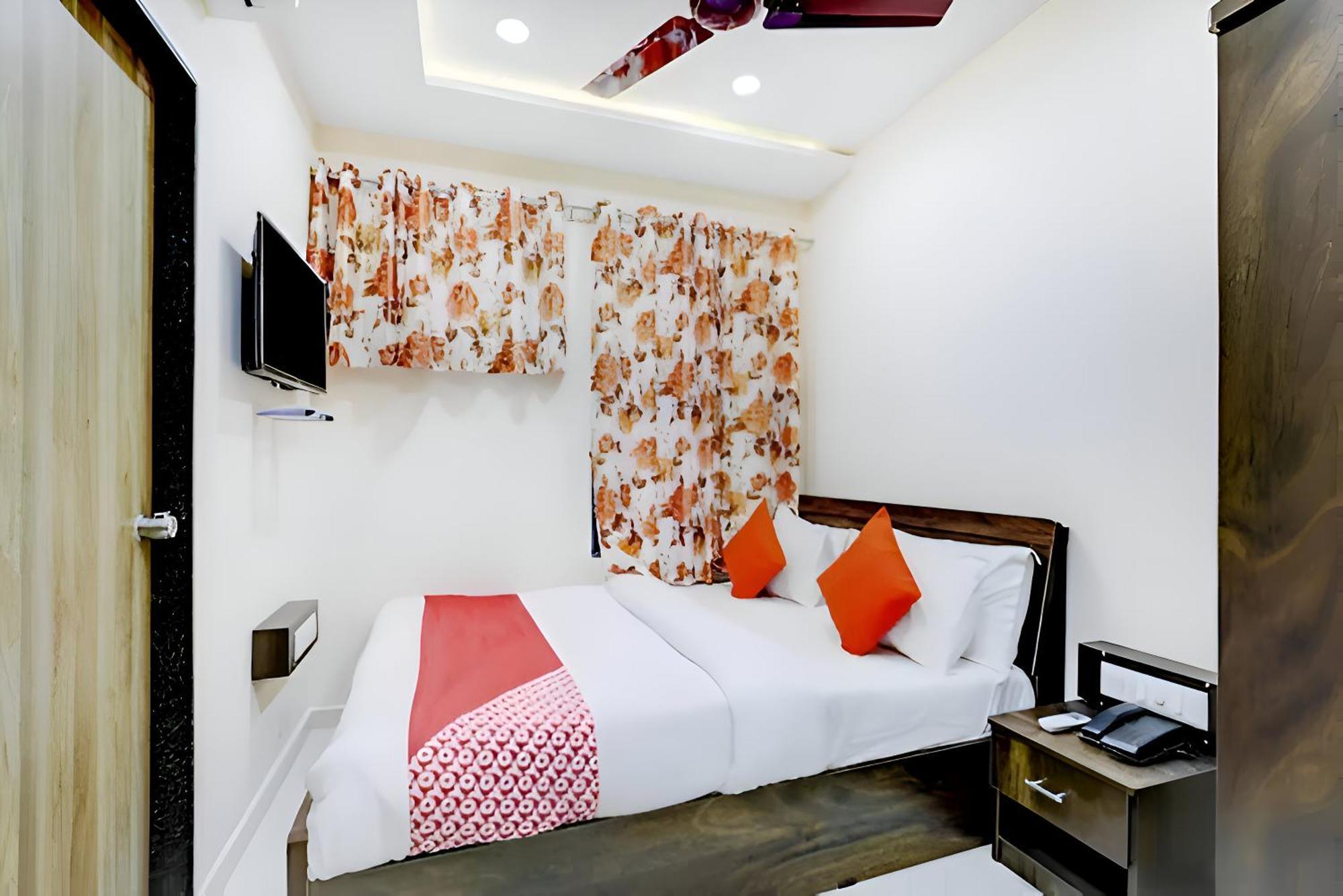Hotel Blue Leaf Райкот Екстериор снимка